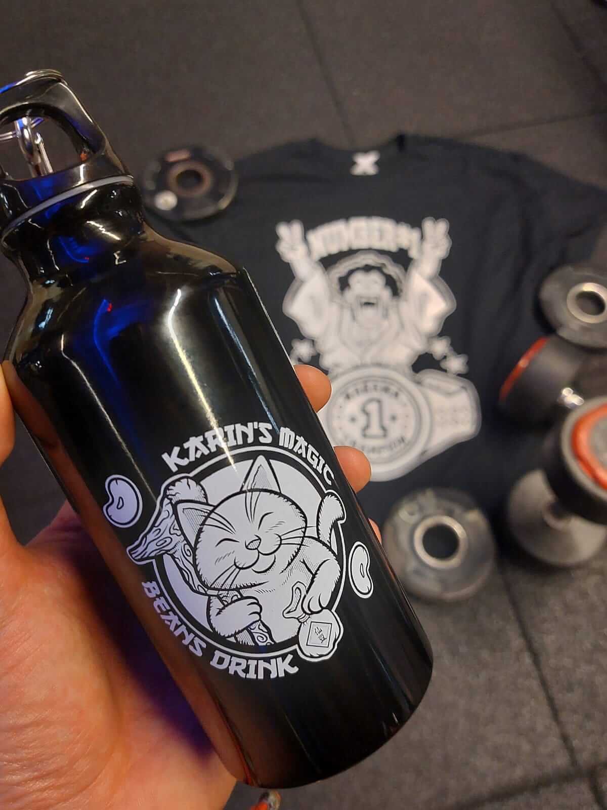 T-SHIRT + BOTTLE THE STRONGEST HUMAN