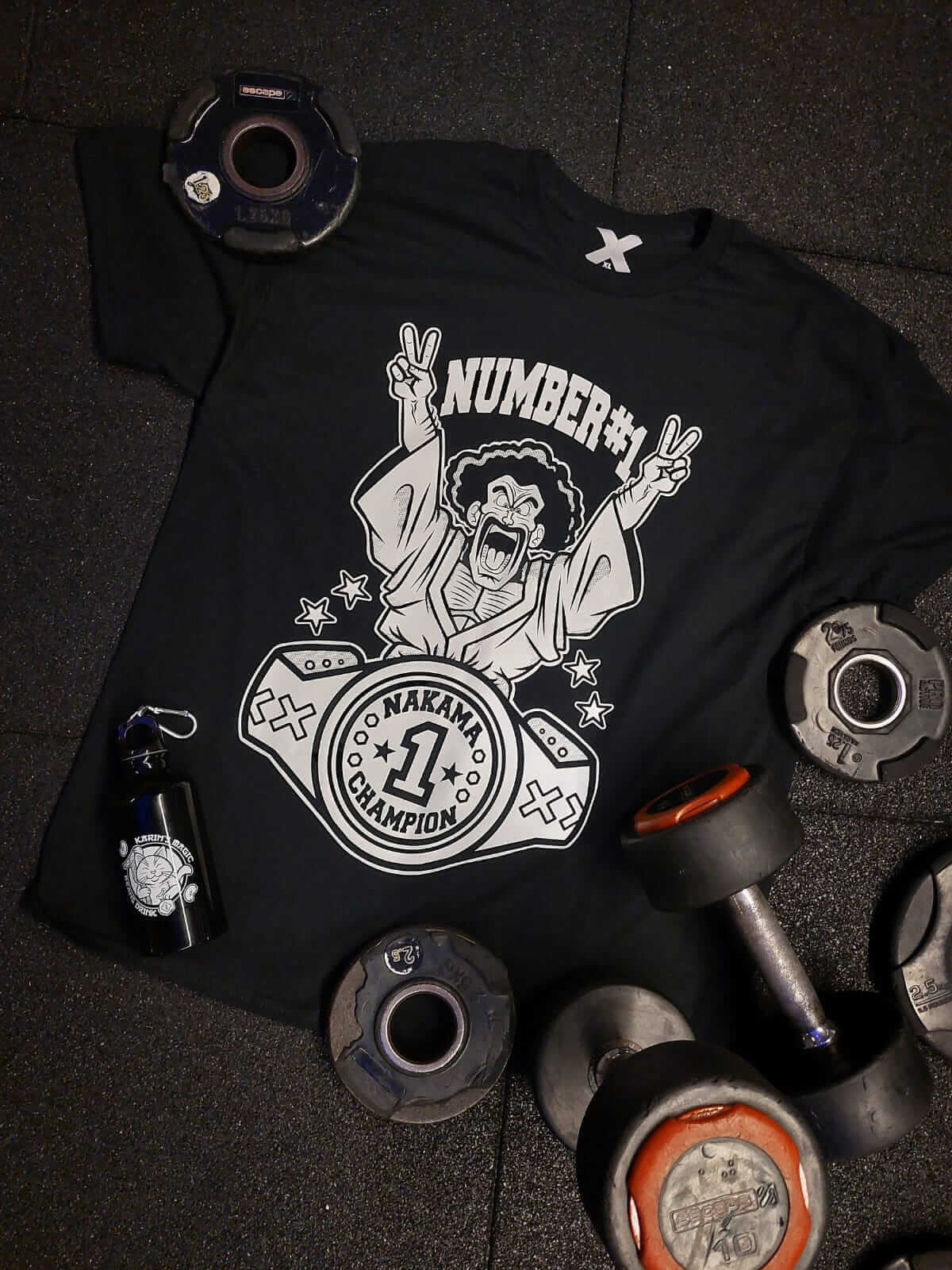 T-SHIRT + BOTTLE THE STRONGEST HUMAN
