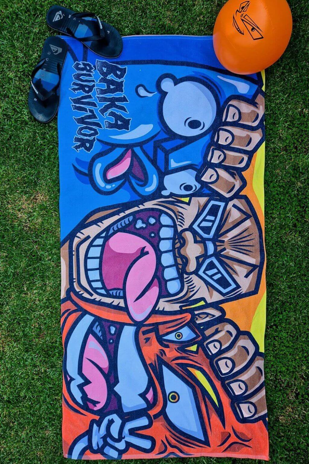 CRAZY BEACH TOWEL + BALL