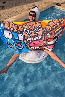 Crazy Beach anime towel detail - Nakama Clothing