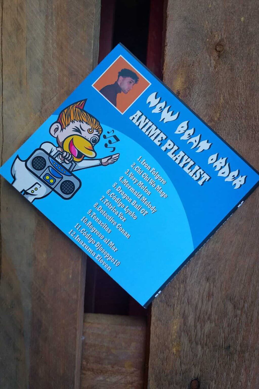 CAMISETA + CD INVINCIBLE MAN