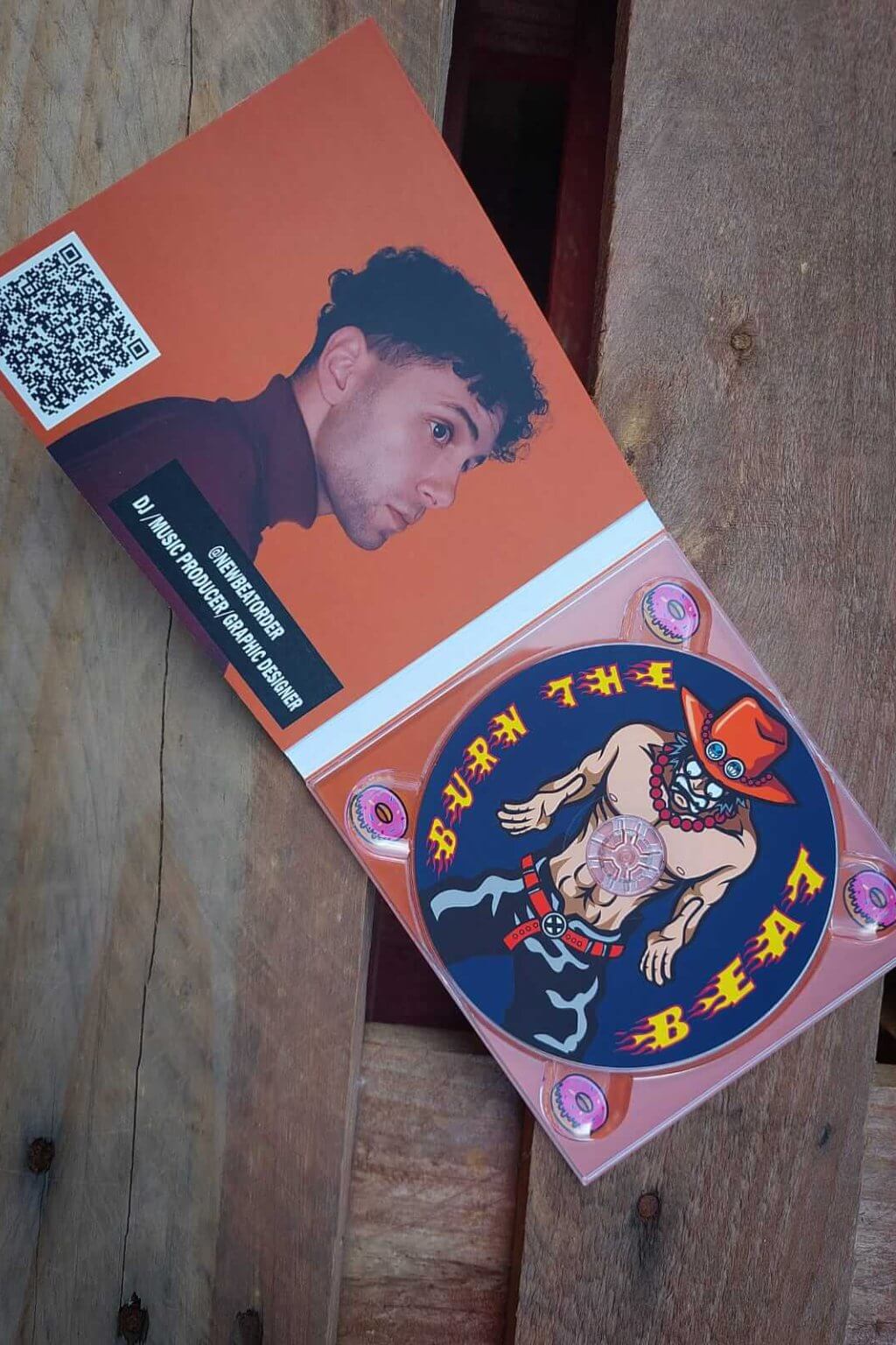 CAMISETA + CD INVINCIBLE MAN