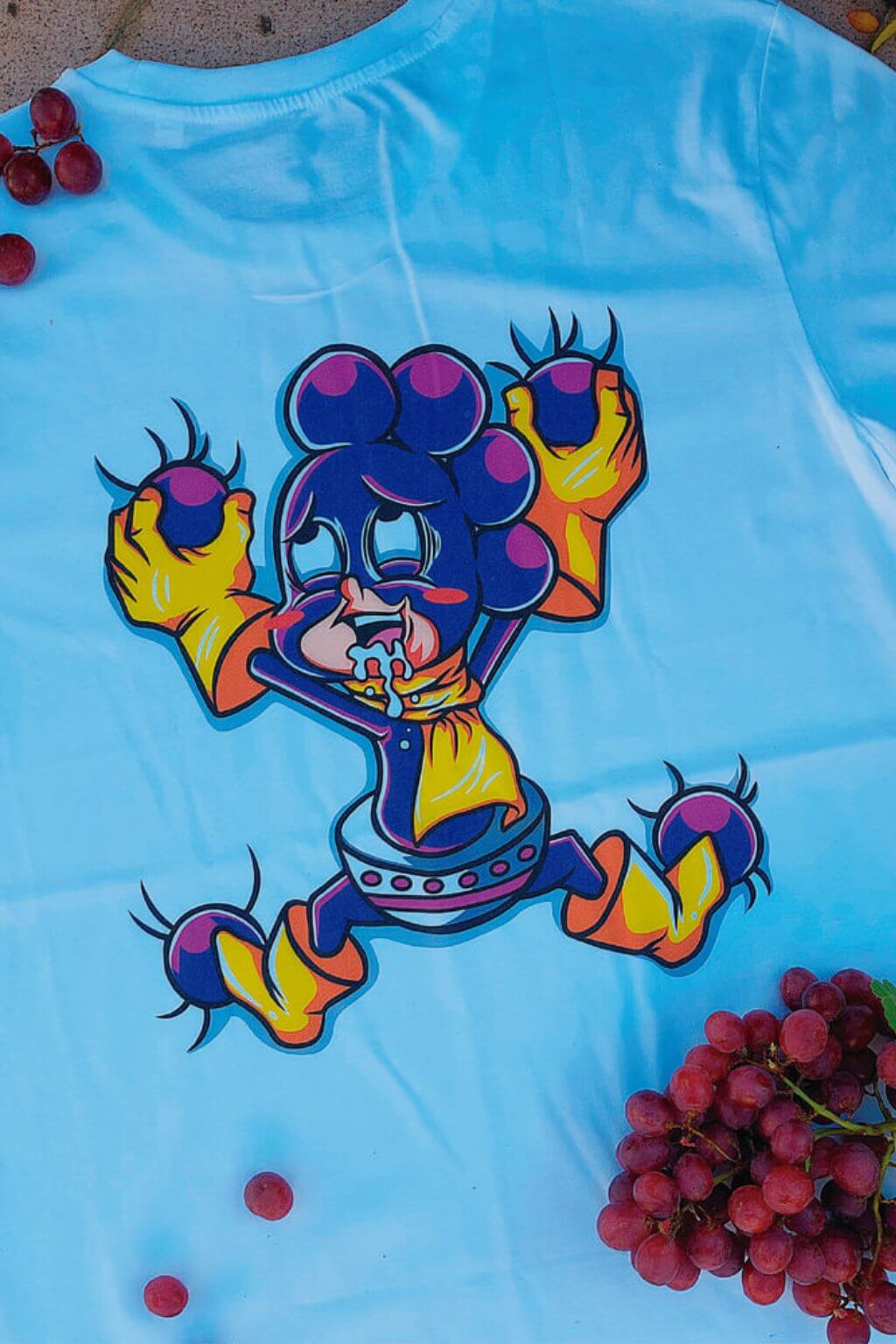Power of Grapes anime t-shirt detail - Nakama Clothing