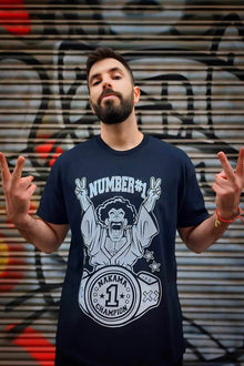 THE STRONGEST HUMAN T-SHIRT + FLASCHE