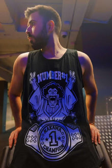THE STRONGEST HUMAN TANKTOP + FLASCHE